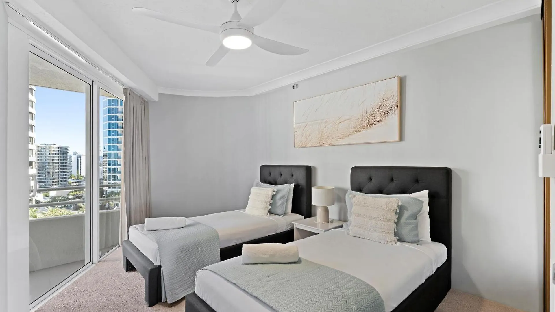 Apartment 3 Bedroom Ocean View Unit At Zenith In Surfers Paradise - Q Stay Gold Coast Australia
