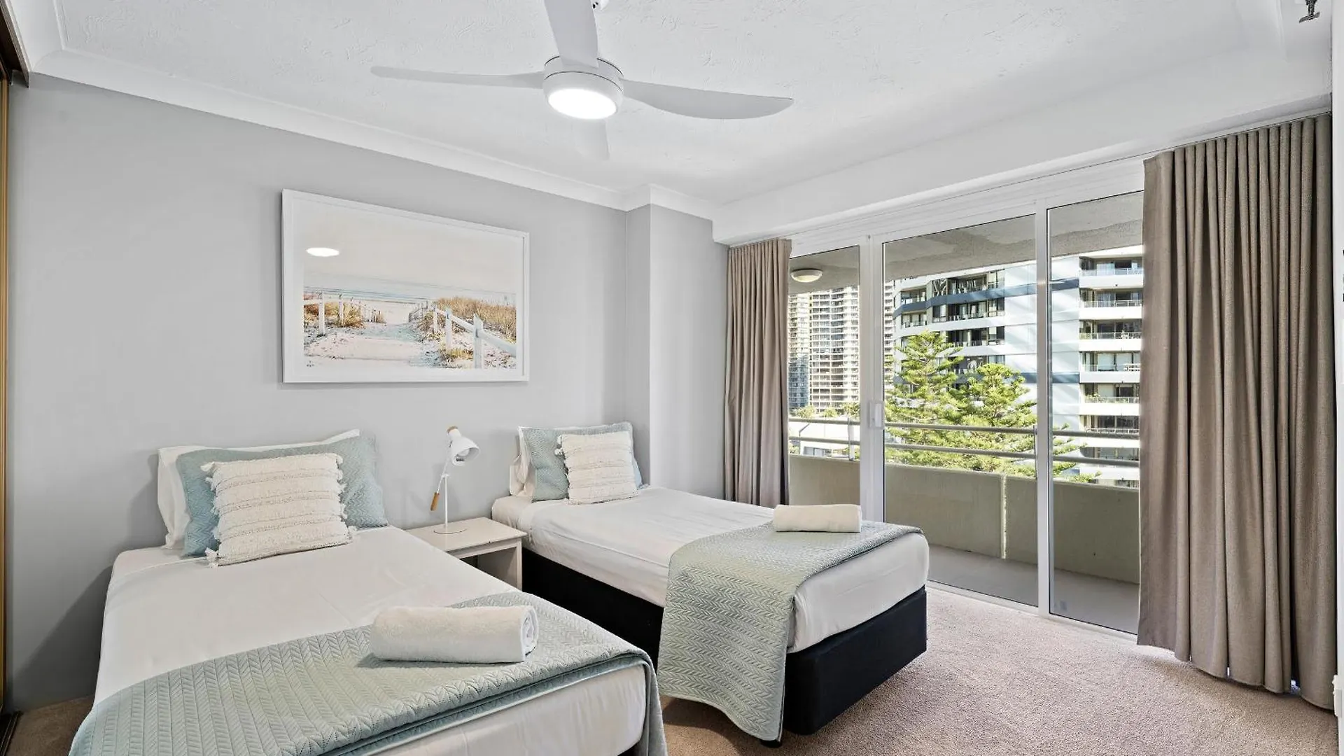 3 Bedroom Ocean View Unit At Zenith In Surfers Paradise - Q Stay Gold Coast