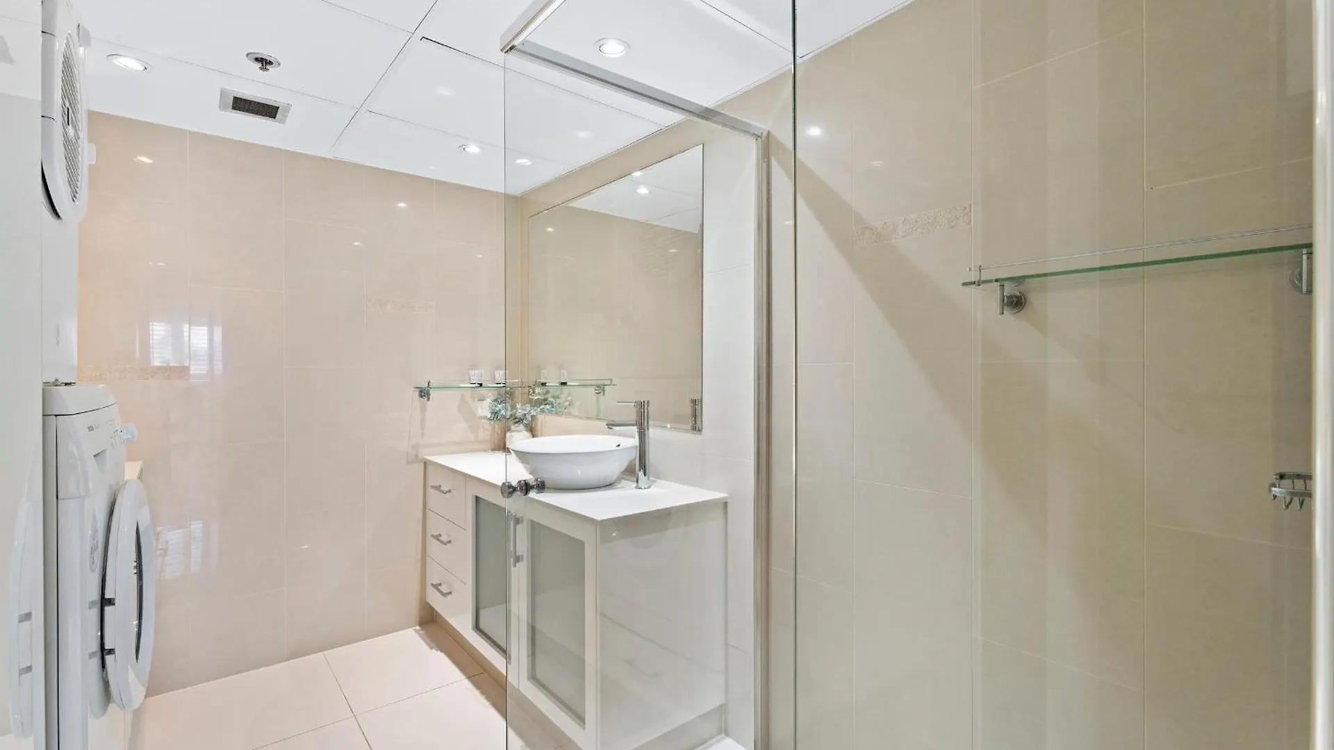 3 Bedroom Ocean View Unit At Zenith In Surfers Paradise - Q Stay Gold Coast