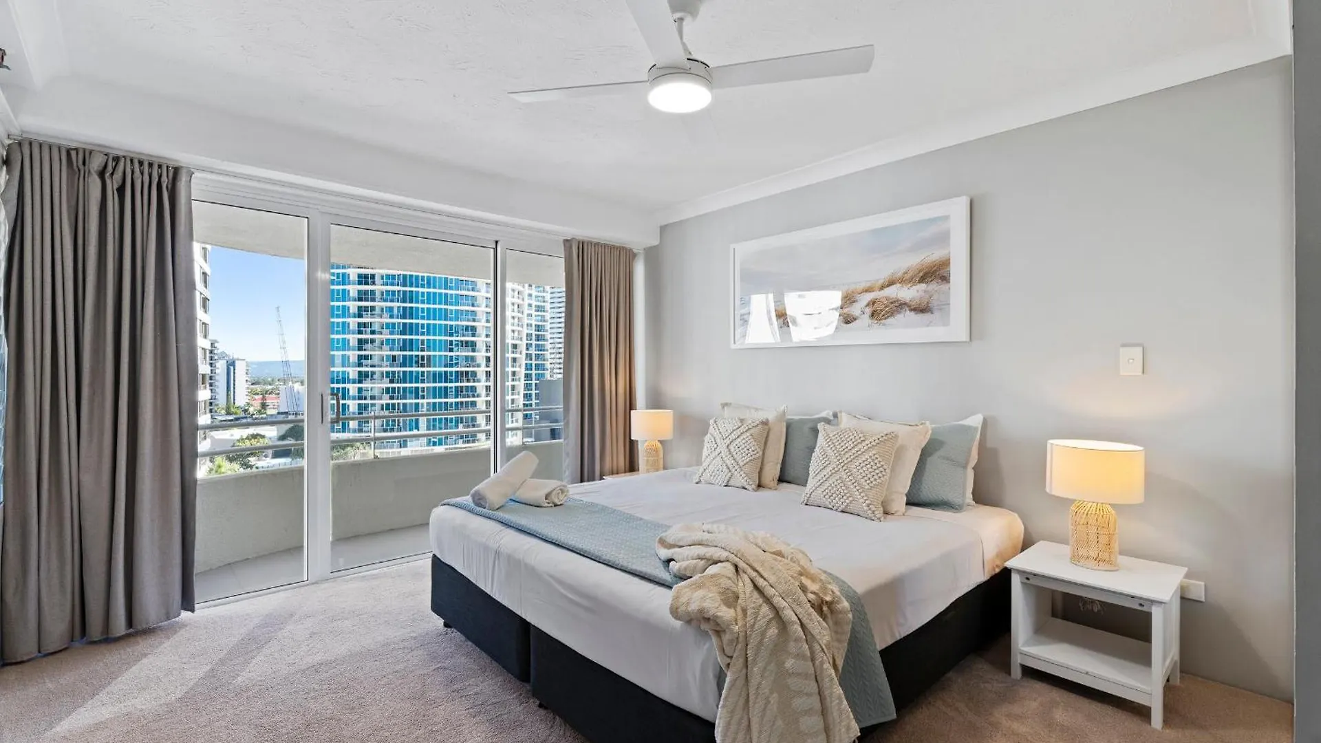 3 Bedroom Ocean View Unit At Zenith In Surfers Paradise - Q Stay Gold Coast Apartment