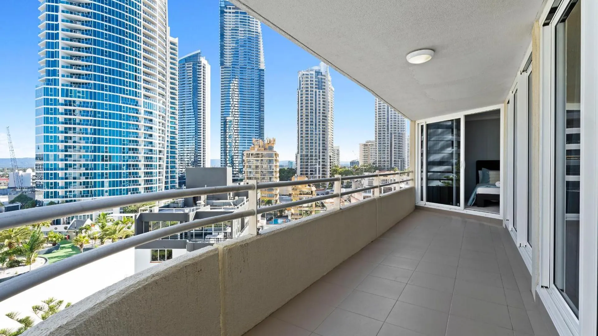 Apartment 3 Bedroom Ocean View Unit At Zenith In Surfers Paradise - Q Stay Gold Coast