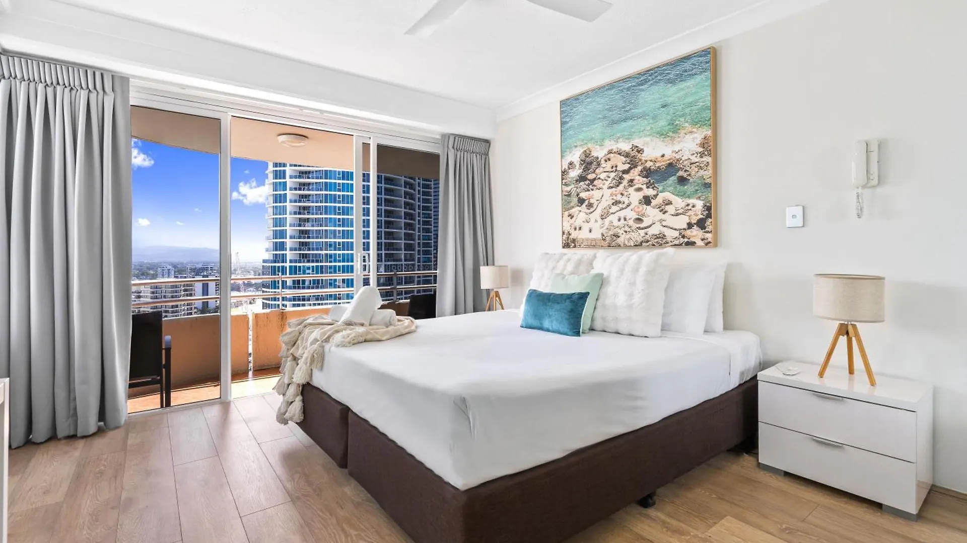 Apartment 3 Bedroom Ocean View Unit At Zenith In Surfers Paradise - Q Stay Gold Coast