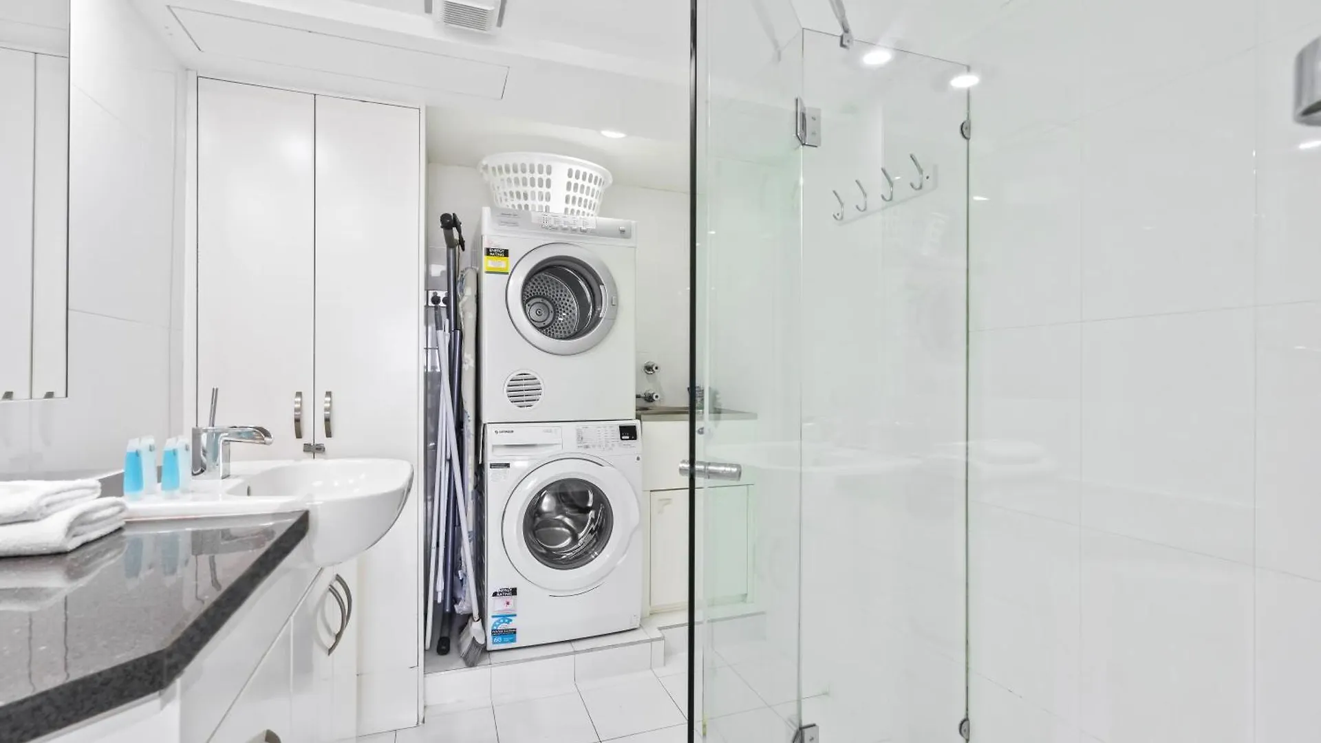 Apartment 3 Bedroom Ocean View Unit At Zenith In Surfers Paradise - Q Stay Gold Coast