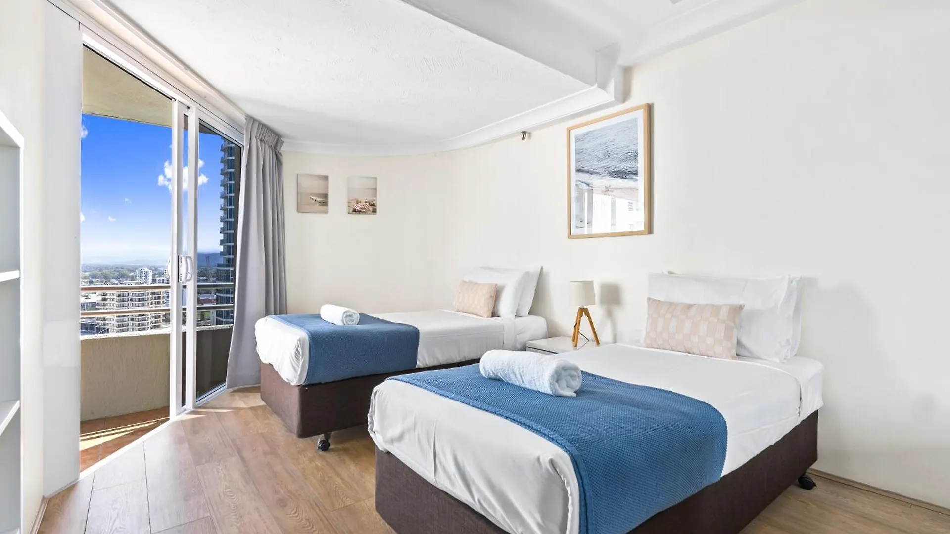 Apartment 3 Bedroom Ocean View Unit At Zenith In Surfers Paradise - Q Stay Gold Coast