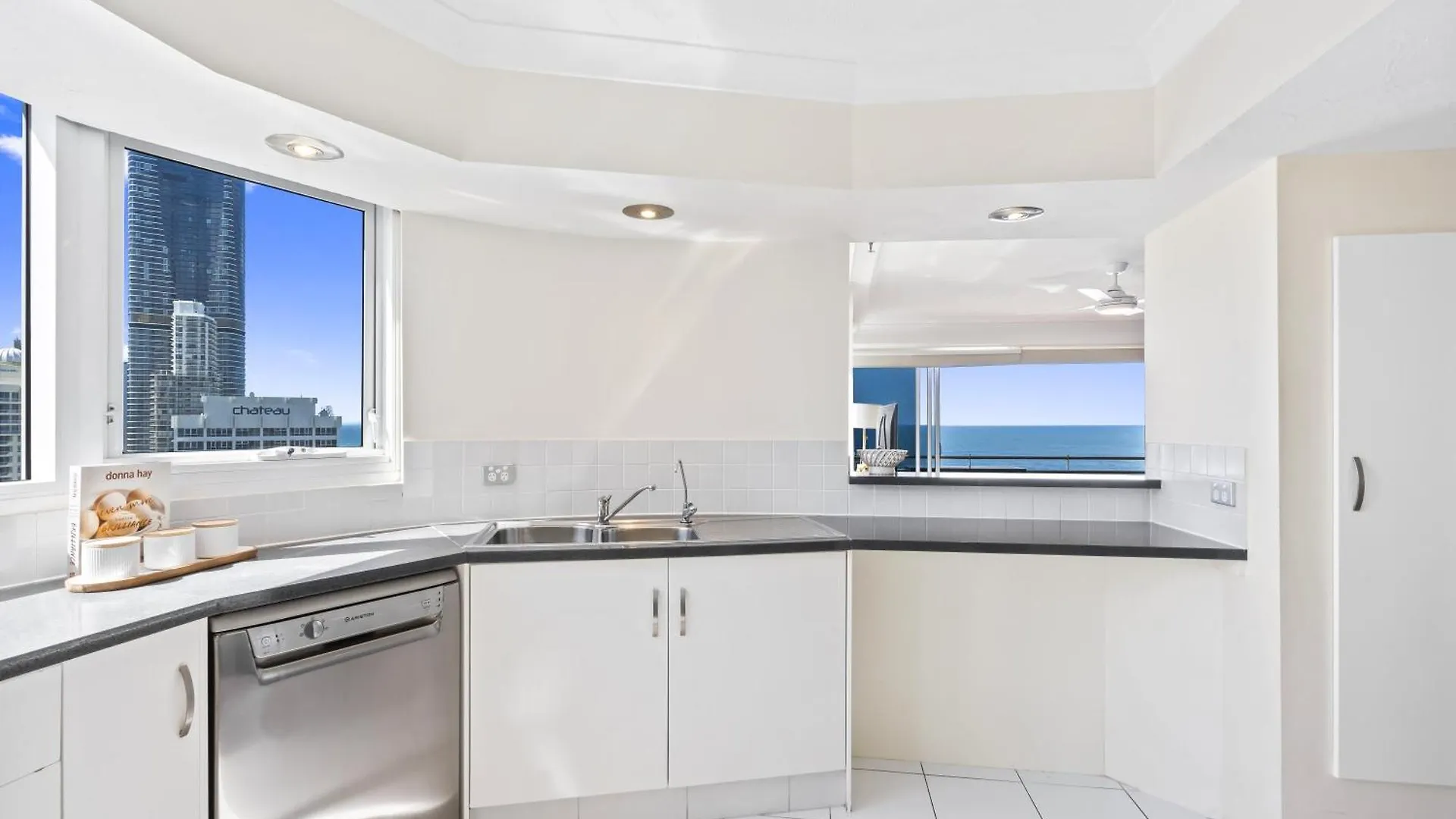 Apartment 3 Bedroom Ocean View Unit At Zenith In Surfers Paradise - Q Stay Gold Coast